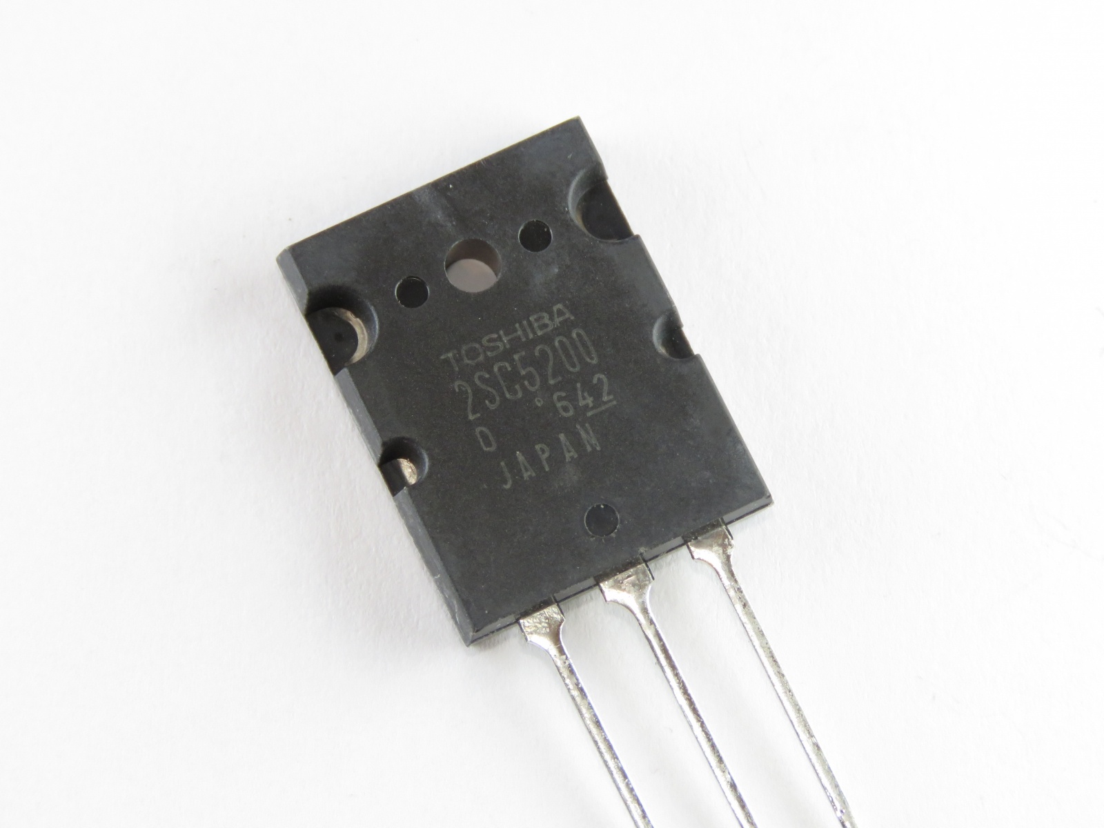 Transistor 2SC5200