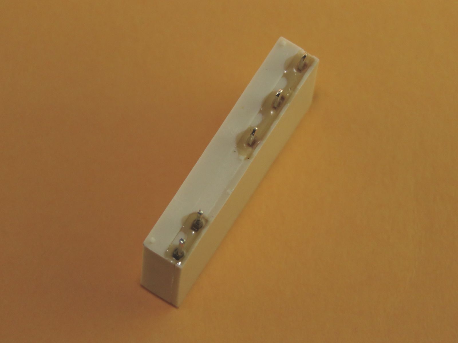 Relais 12V 345170120010 (image 2/2)