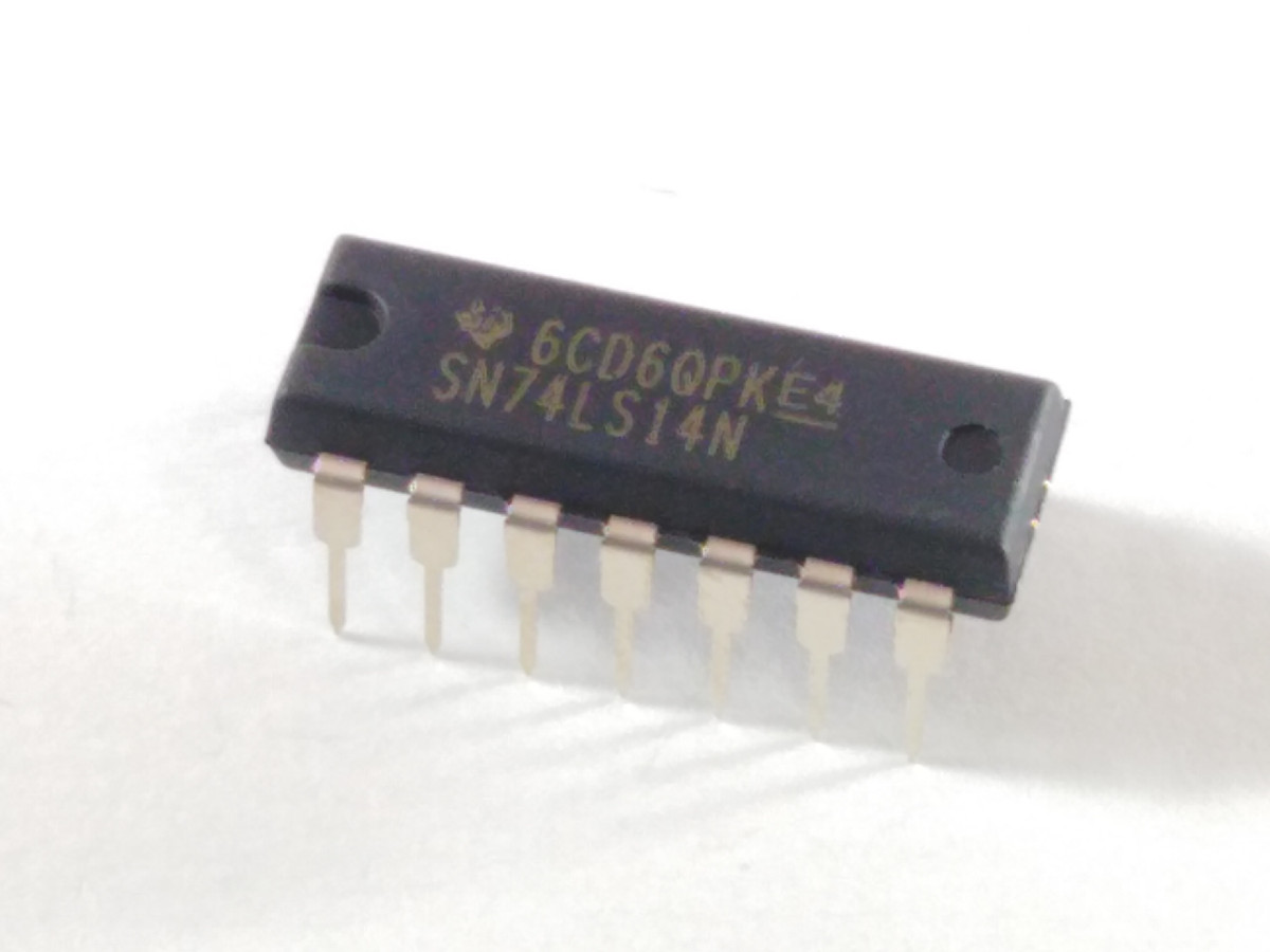 Circuit intégré logique 74LS14