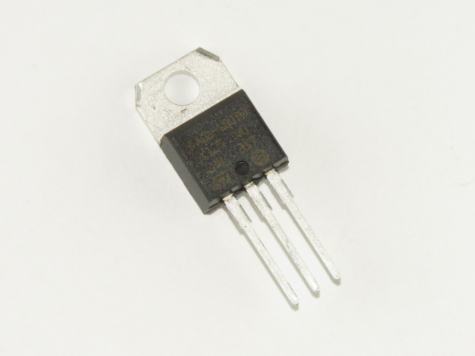 Triac BTA08-600TW