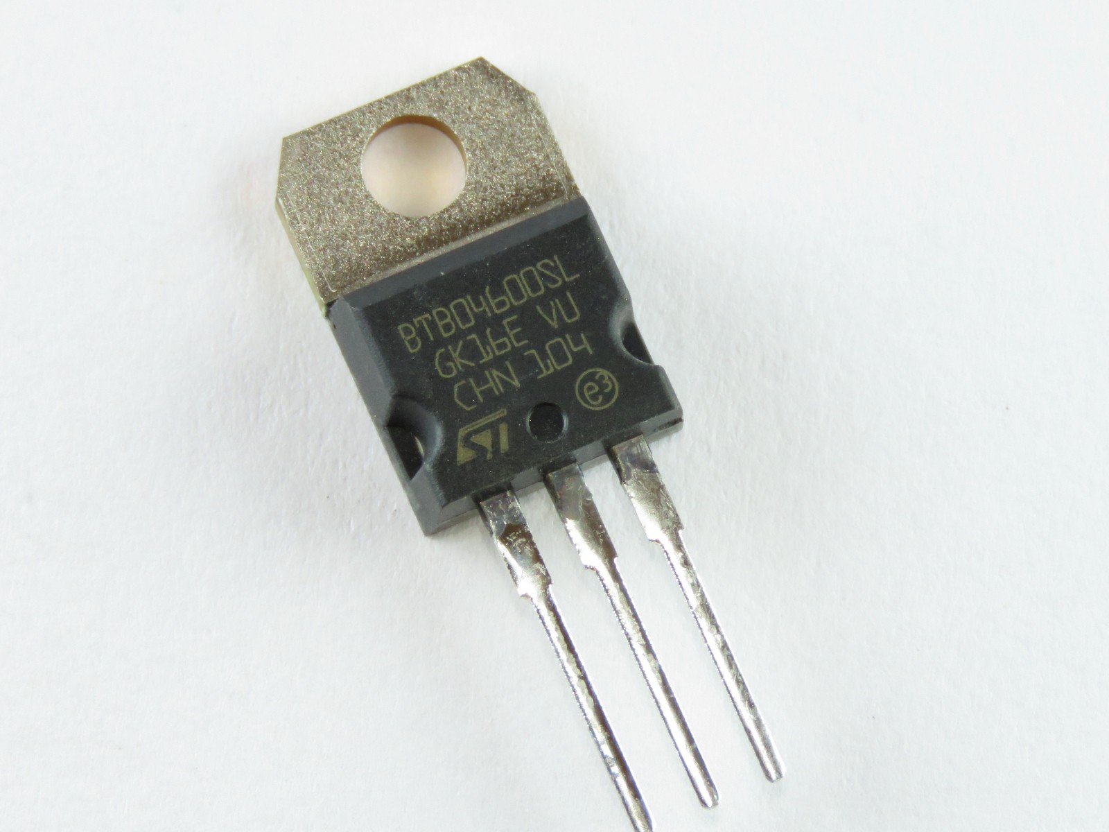 Triac BTB04-600SL