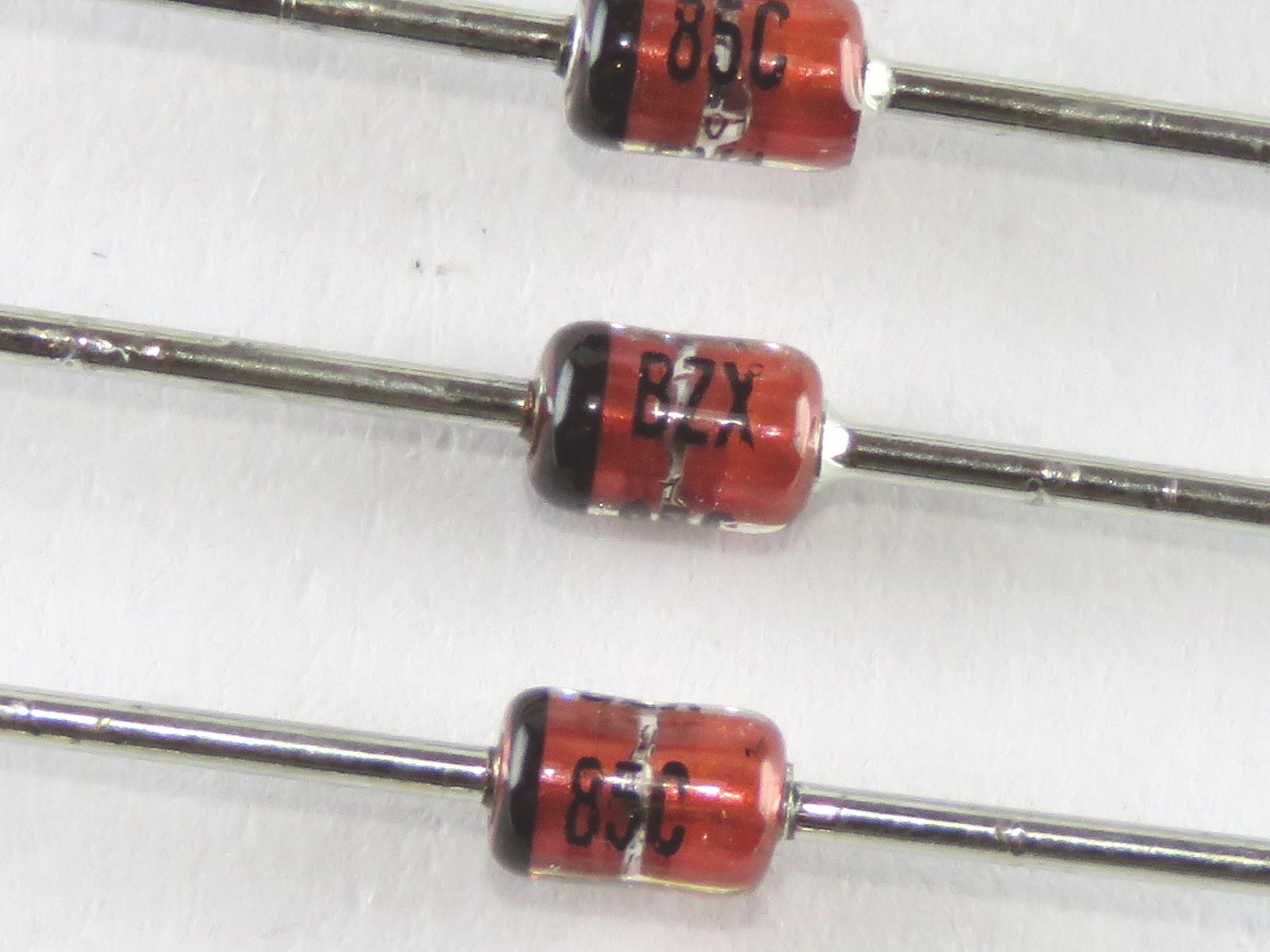 Diode Zéner BZV85C5V1 (image 2/2)