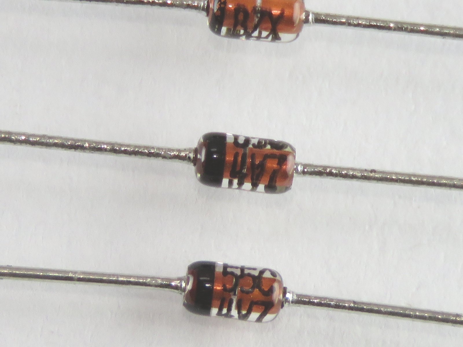 Diode Zéner BZX79C4V7