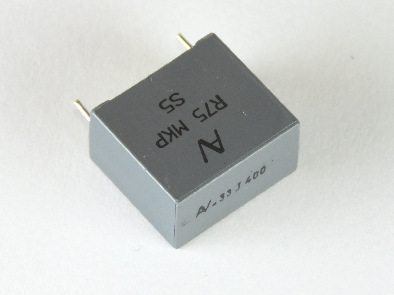 Condensateur 330nF 400V CCAP330NF400V