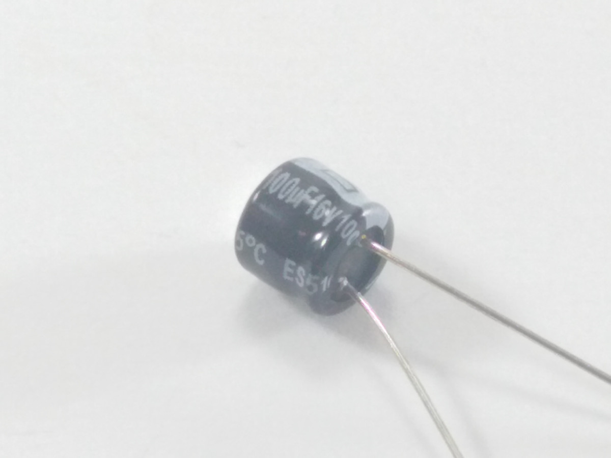 Condensateur chimique 100uF 16V CEL100UF16V-B