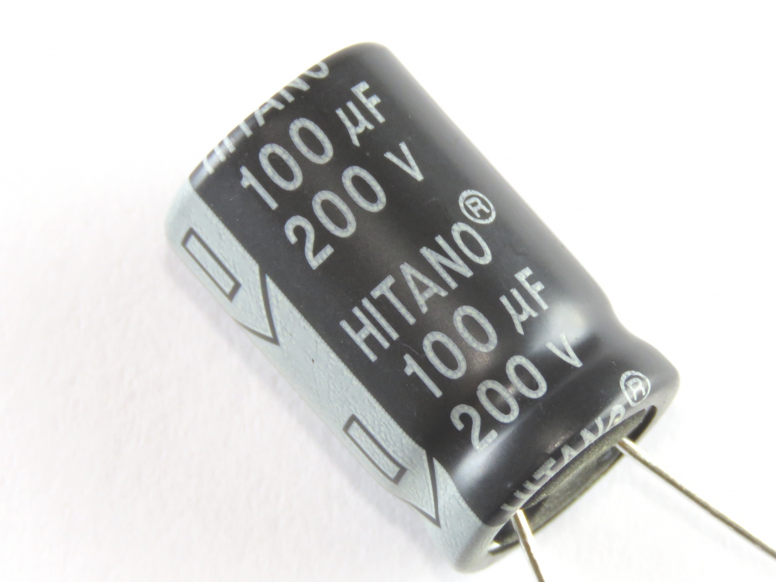 Condensateur chimique 100uF 200V CEL100UF200V