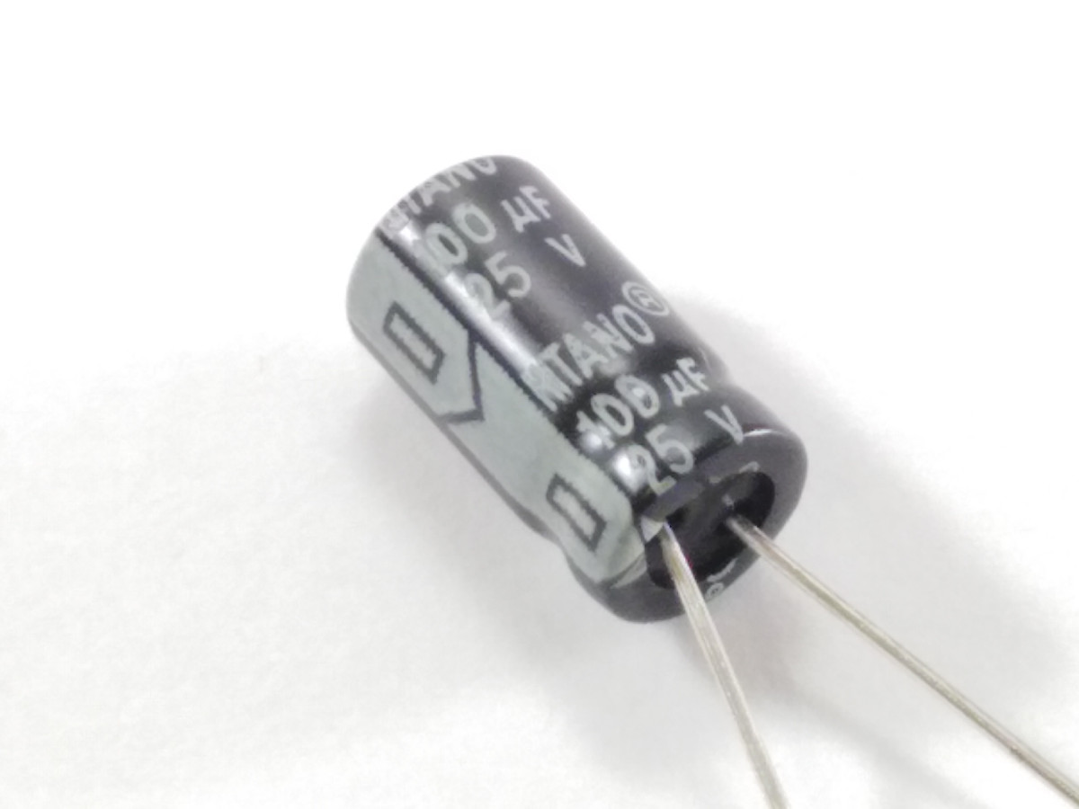Condensateur chimique 100uF 25V CEL100UF25V-D