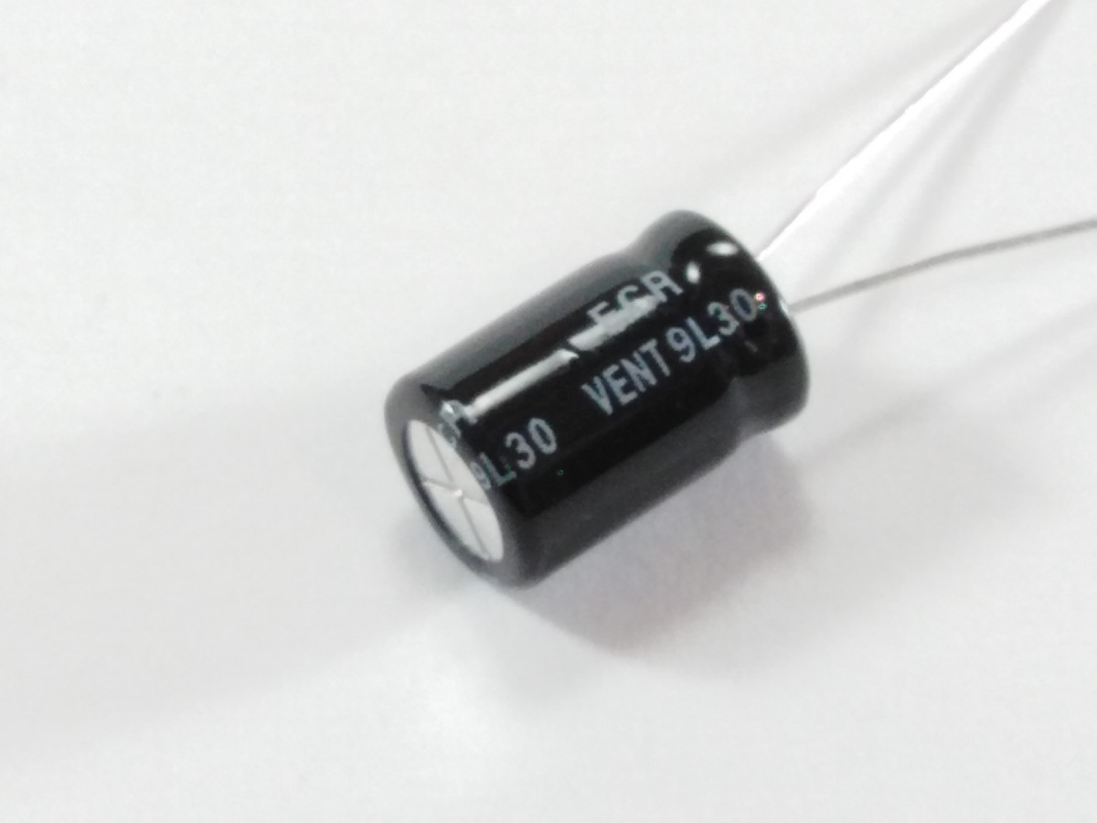 Condensateur chimique 100uF 50V CEL100UF50V-B (image 2/2)