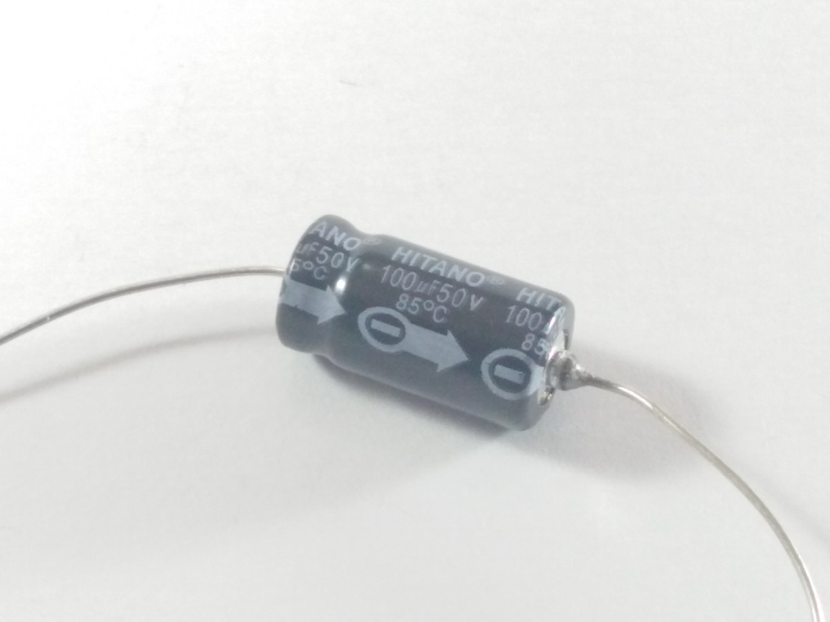 Condensateur chimique 100uF 50V CEL100UF50V