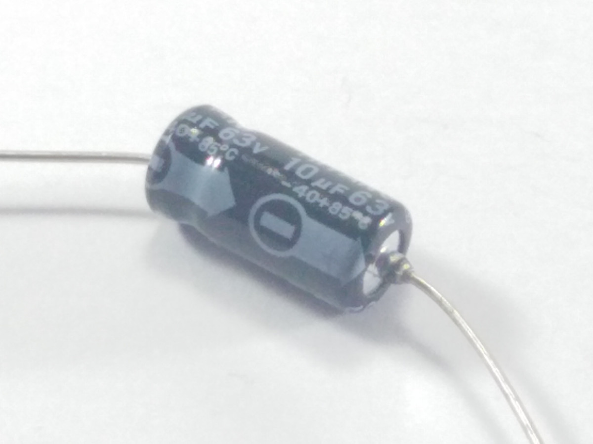 Condensateur chimique 10uF 63V CEL10UF63V