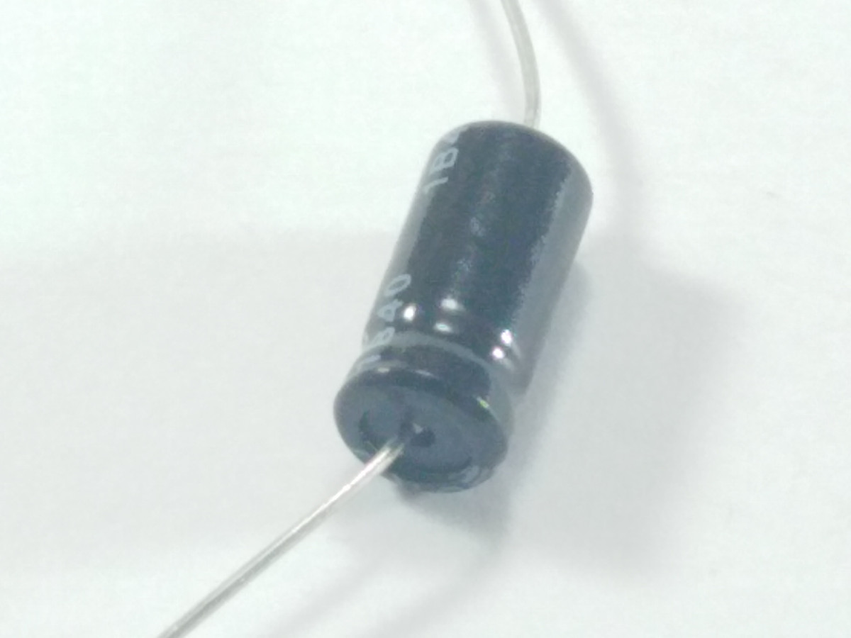 Condensateur chimique 10uF 63V CEL10UF63V (image 2/2)