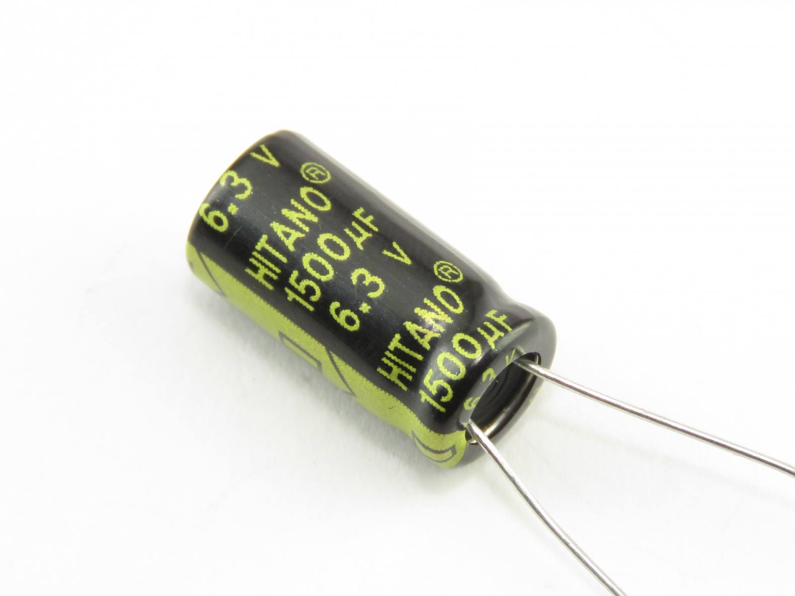 Condensateur chimique 1500uF 6.3V CEL1500UF6-3VESR