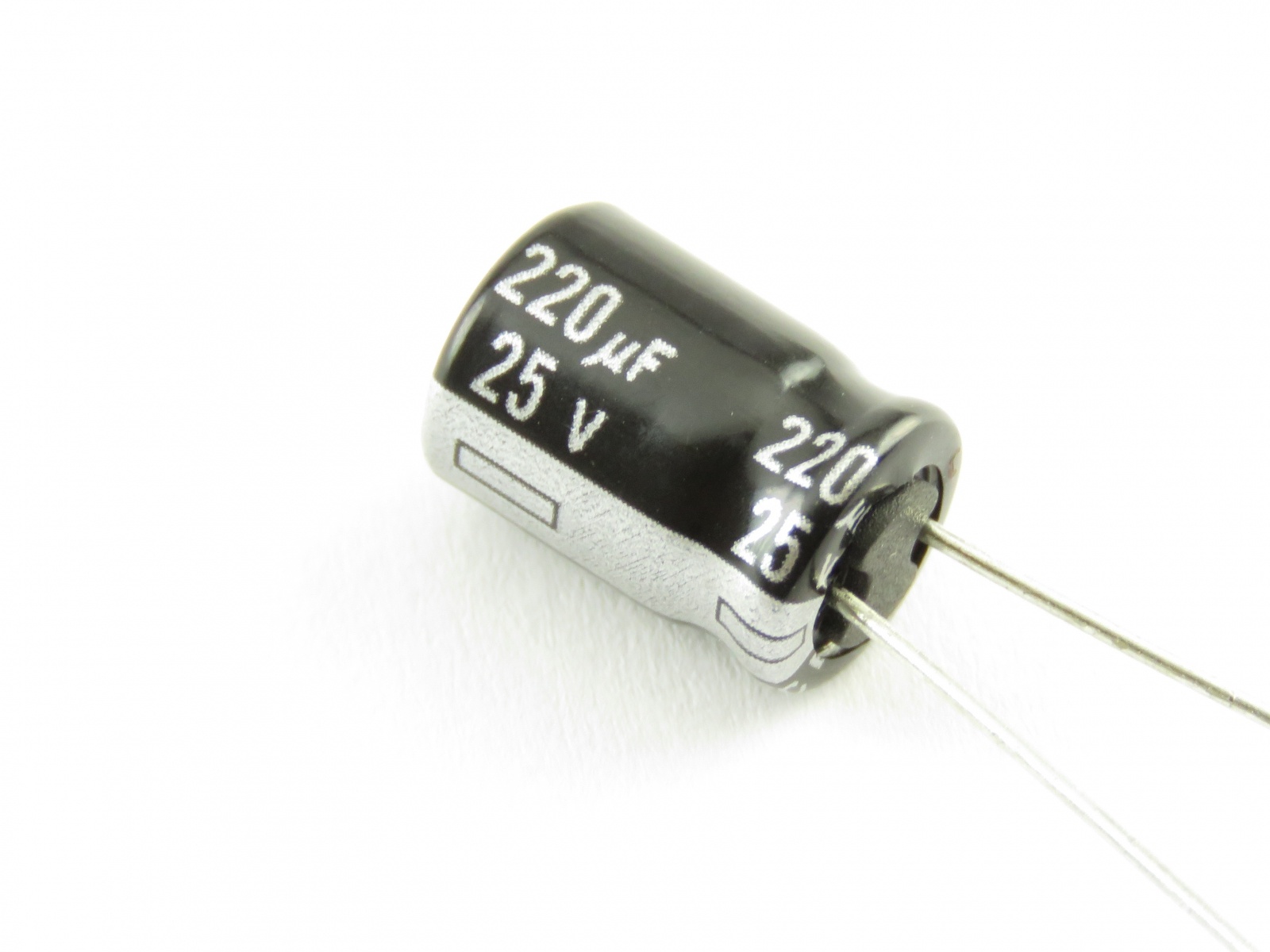 Condensateur chimique 220uF 25V CEL220UF25V-D