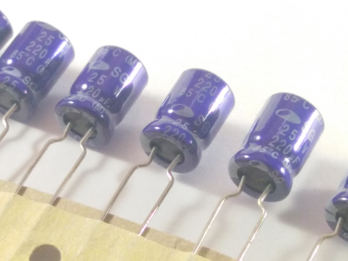 Condensateur chimique 220uF 25V CEL220UF25V