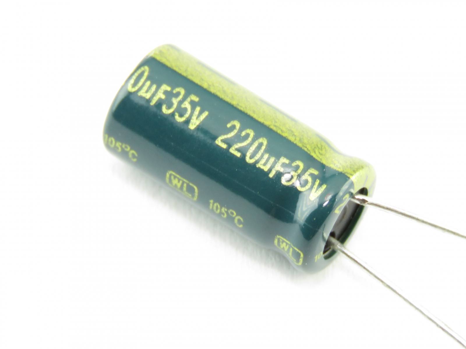 Condensateur chimique 220uF 35V CEL220UF35VESR