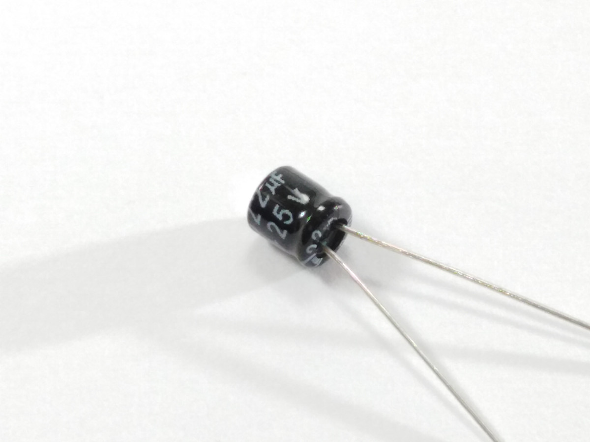 Condensateur chimique 22uF 25V CEL22UF25V