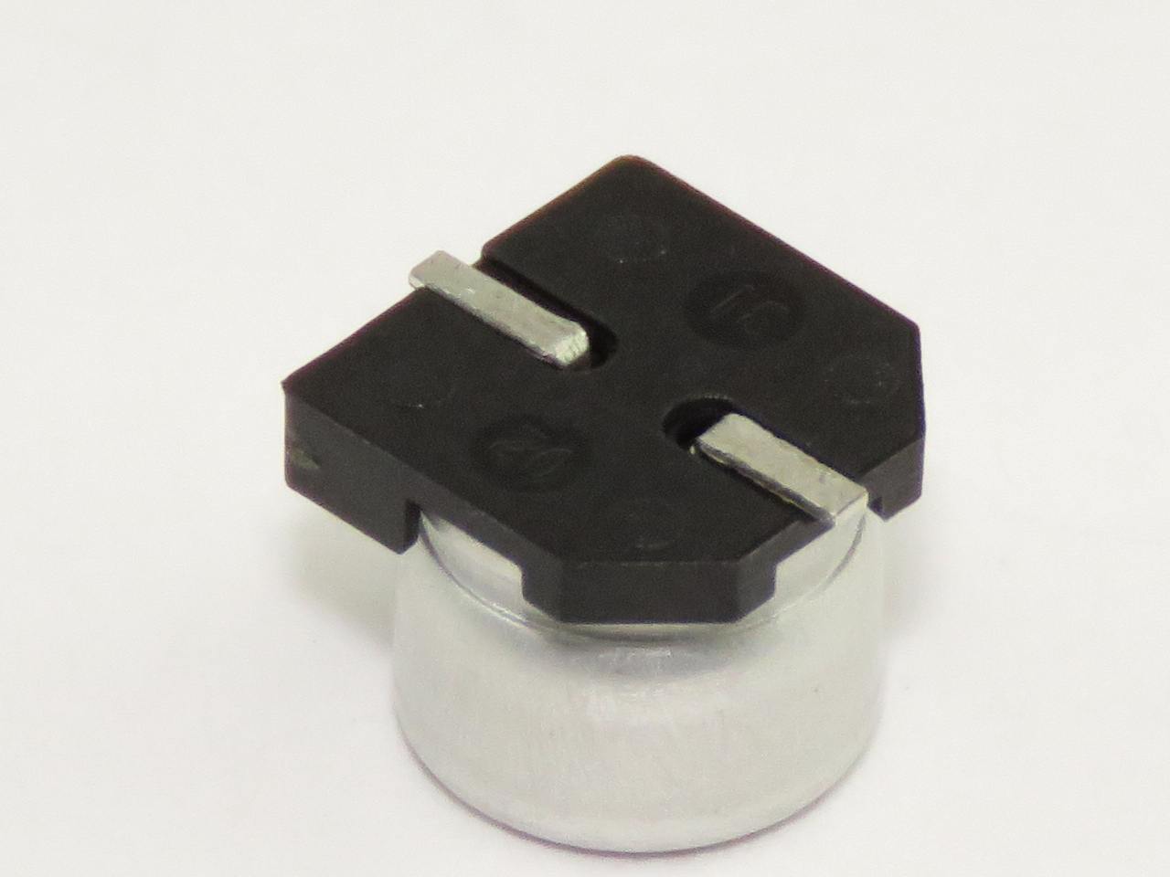 Condensateur chimique CMS 22uF 35V CEL22UF35VSMD (image 2/2)