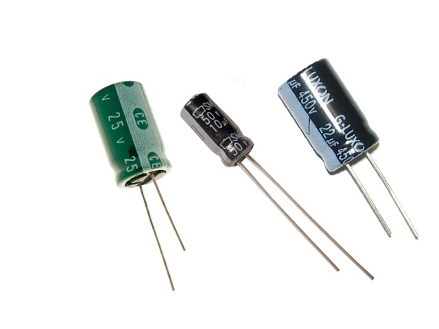 Condensateur chimique 4.7uF 400V CEL4-7UF400V-B