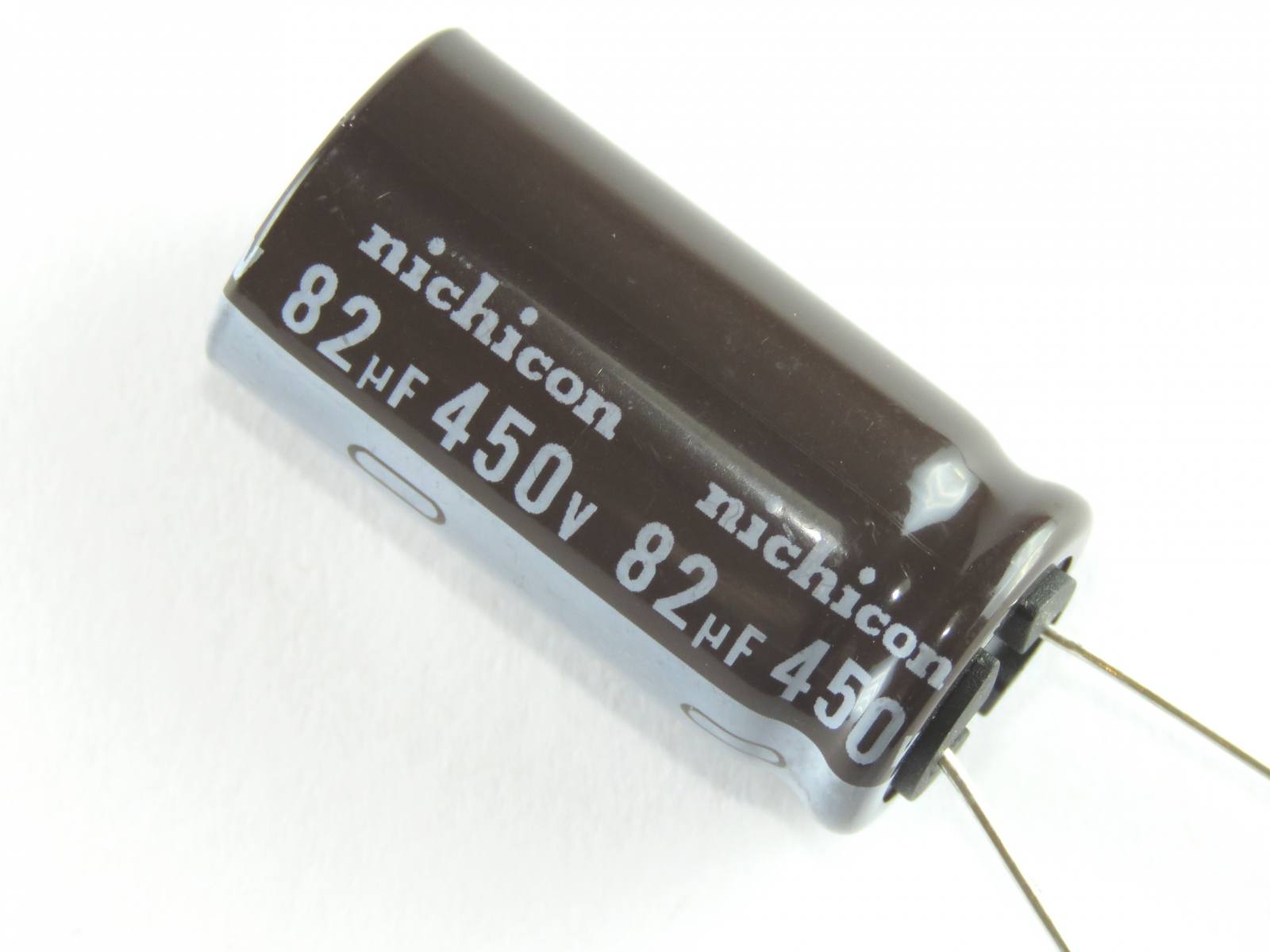 Condensateur chimique 82uF 450V CEL82UF450V