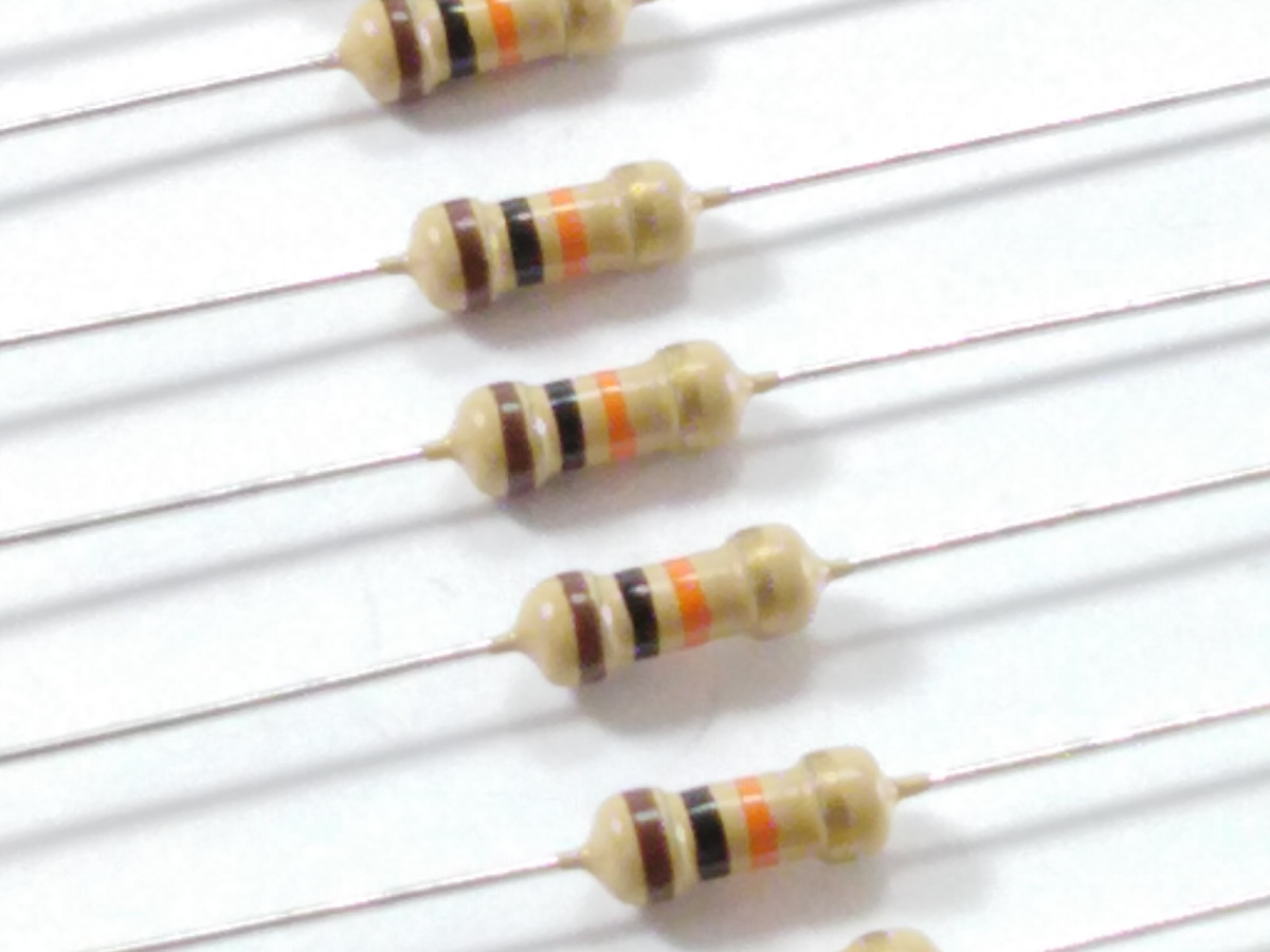 Résistance 10k Ohms 1/4W CFR0318JT-V1002