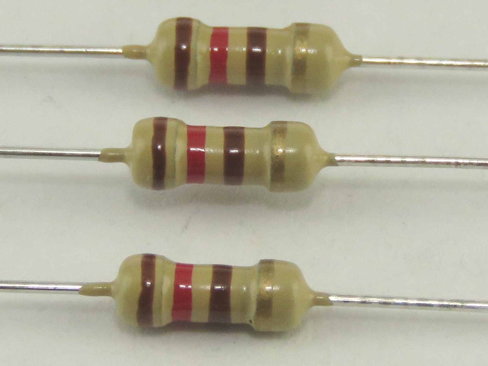 Résistance 120 Ohms 1/4W CFR1-4W-120R