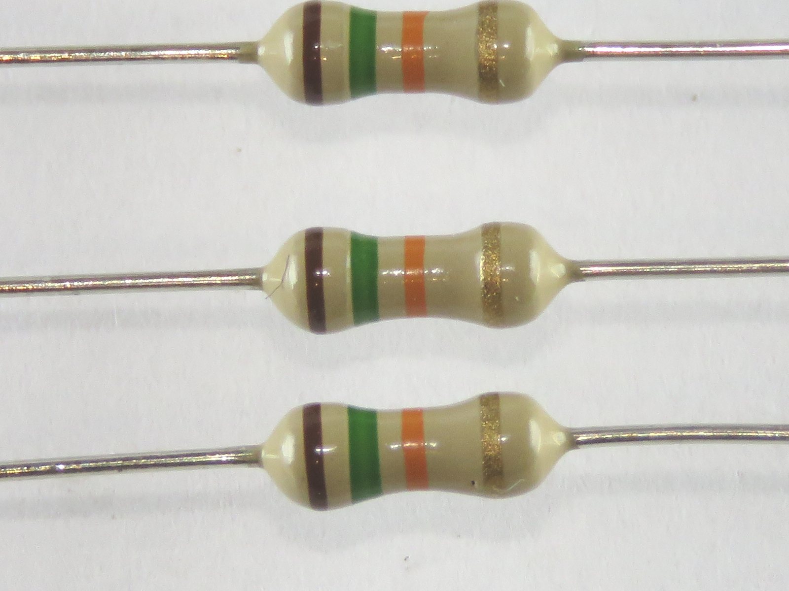 Résistance 15k Ohms 1/4W CFR1-4W-15K