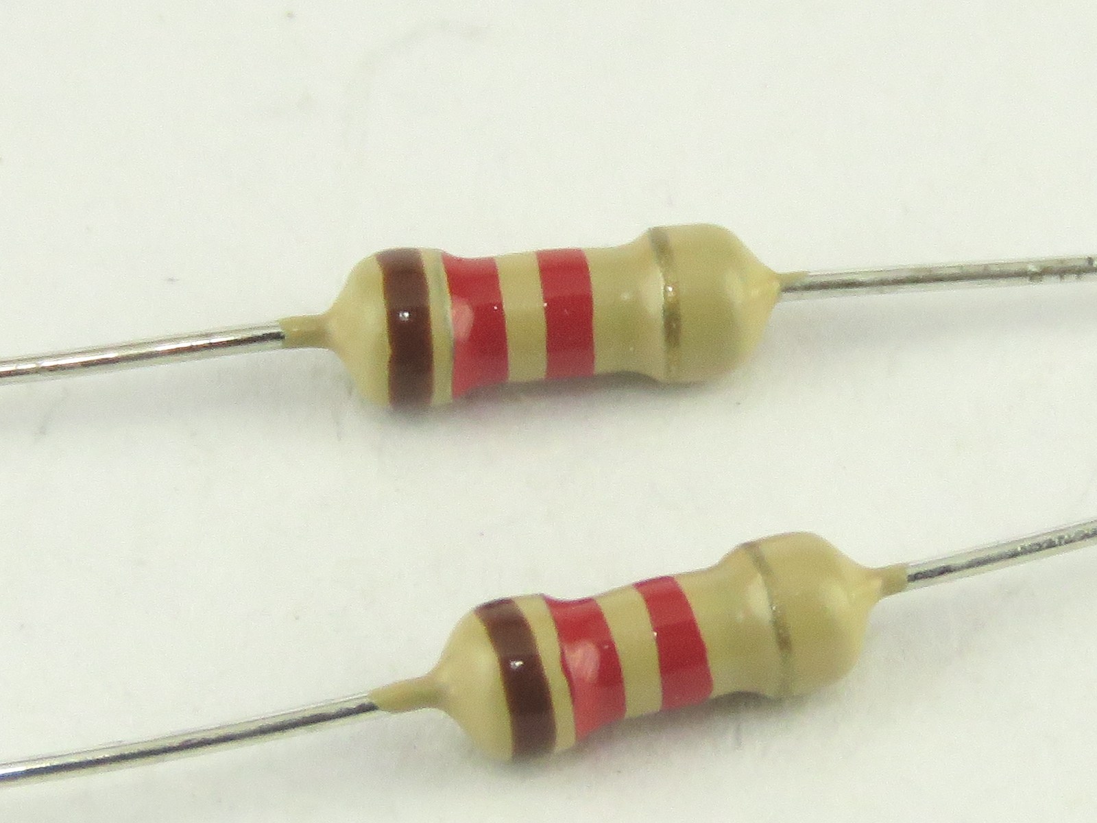 Résistance 1.2k Ohms 1/4W CFR1-4W-1K2