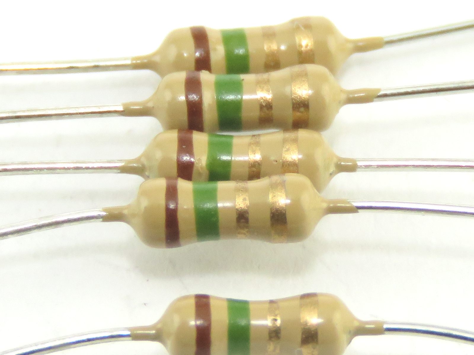 Résistance 1.5k Ohms 1/4W CFR1-4W-1K5