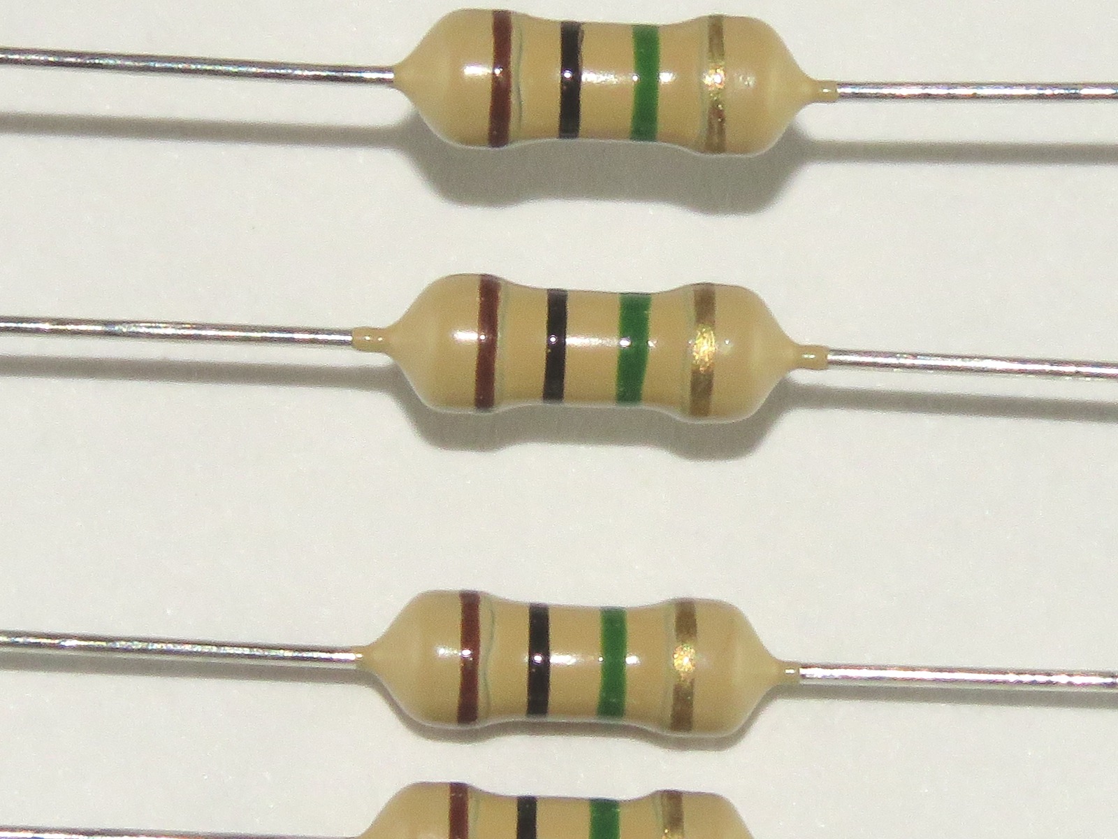 Résistance 1M Ohms 1/4W CFR1-4W-1M