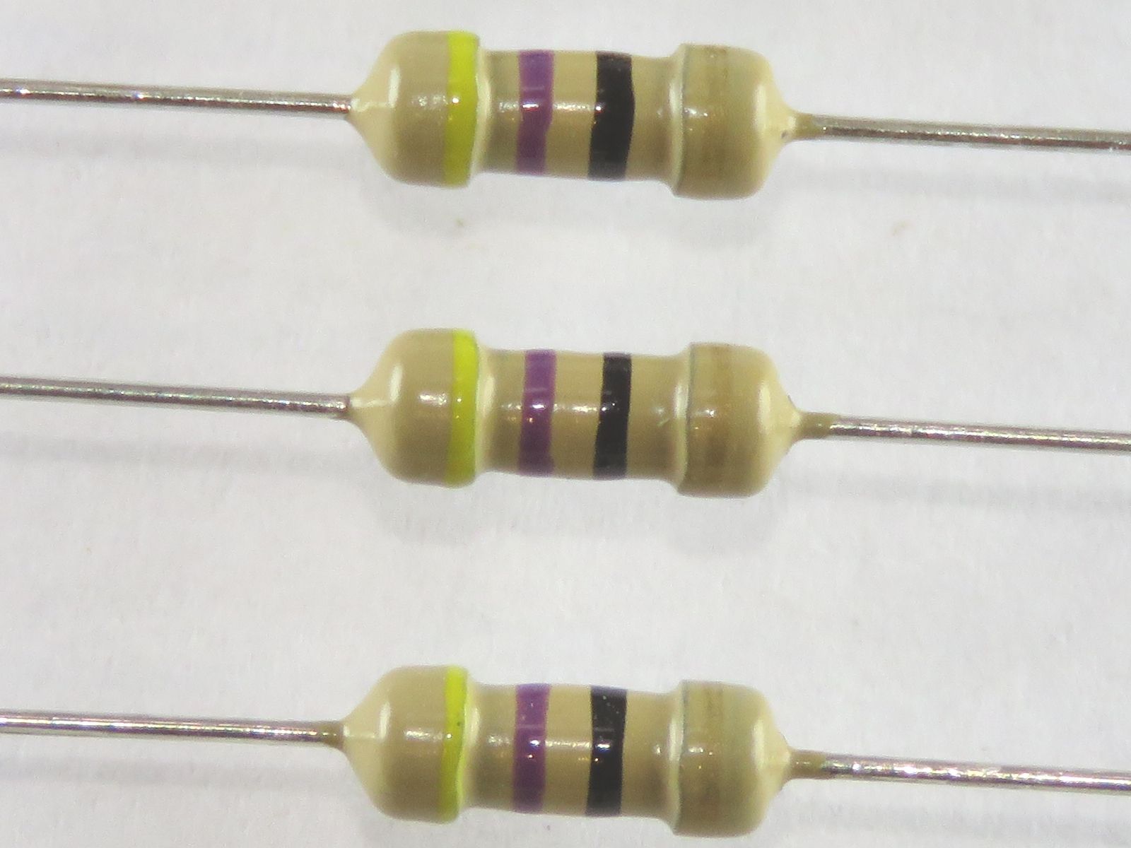 Résistance 47 Ohms 1/4W CFR1-4W-47R