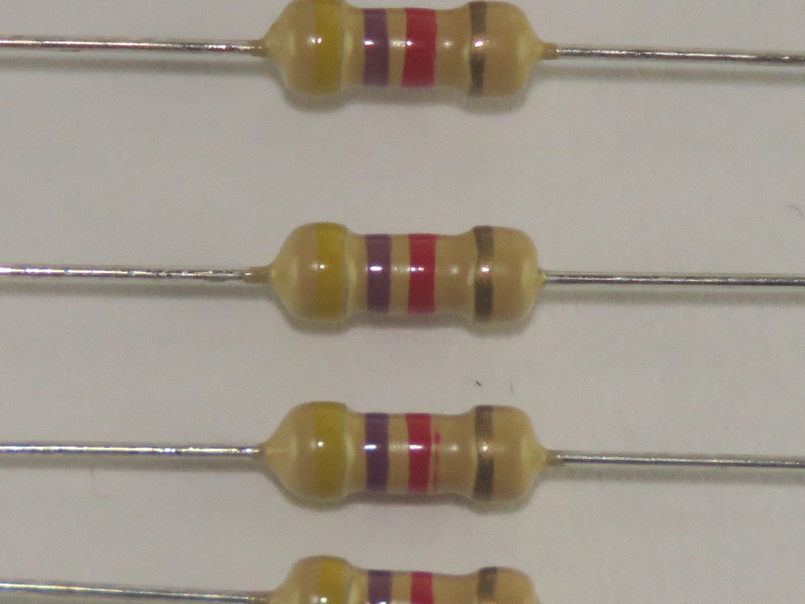 Résistance 4.7k Ohms 1/4W CFR1-4W-4K7