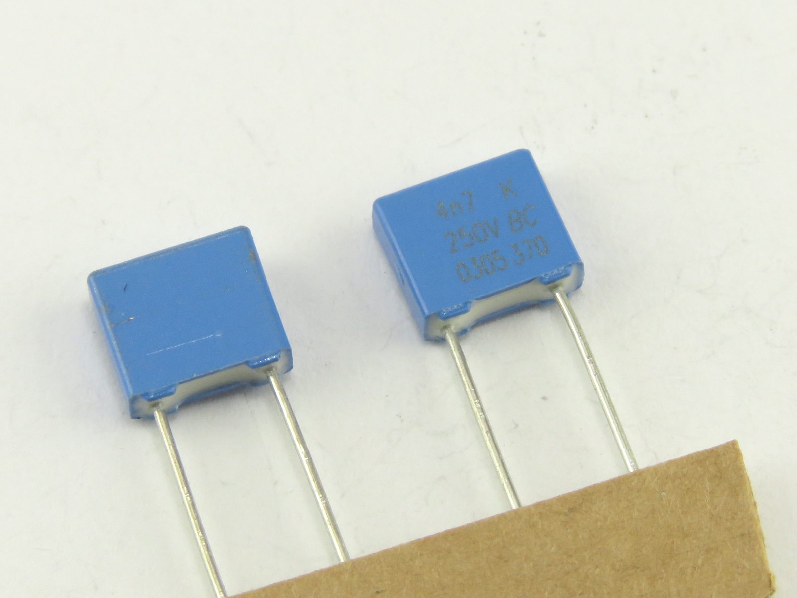 Condensateur 4.7nF 250V CMKT4-7NF250V