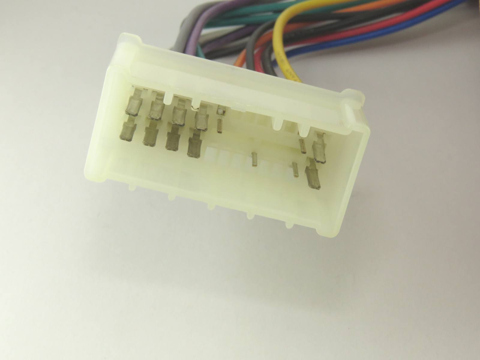 Connecteur autoradio Hyundai CONN-CAR02503-I (image 2/4)