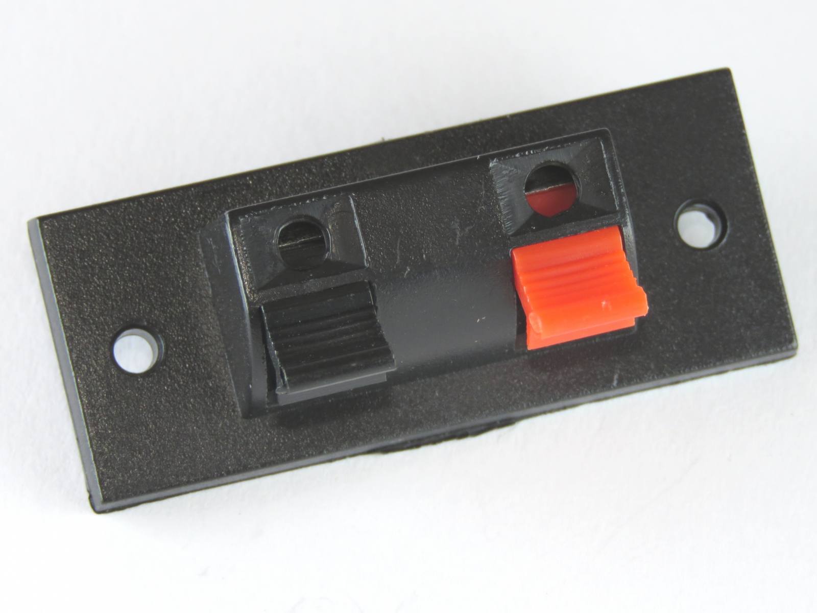 Connecteur hauts-parleurs CONN-H009