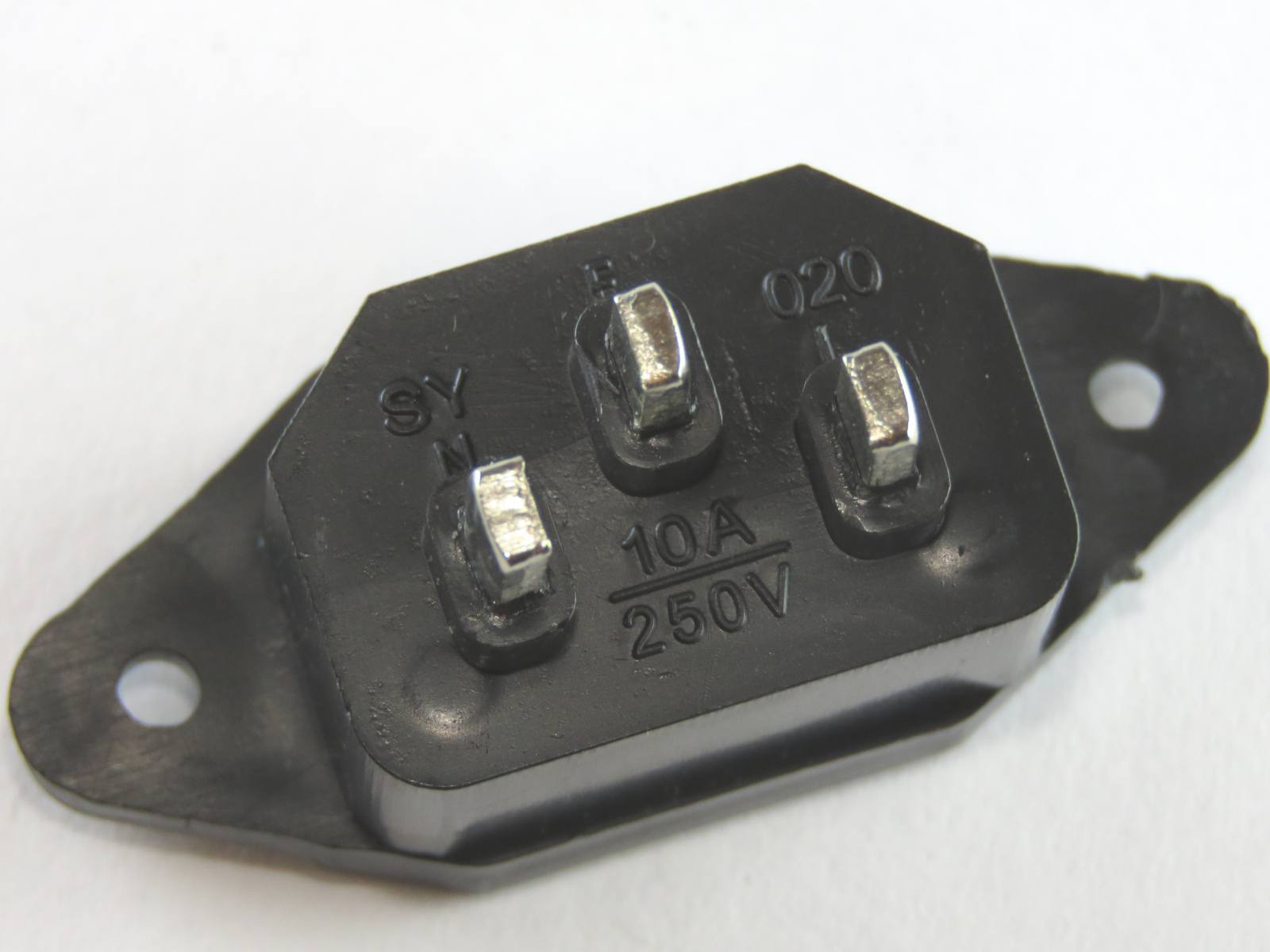 Connecteur secteur 230V CONN-P013 (image 3/3)