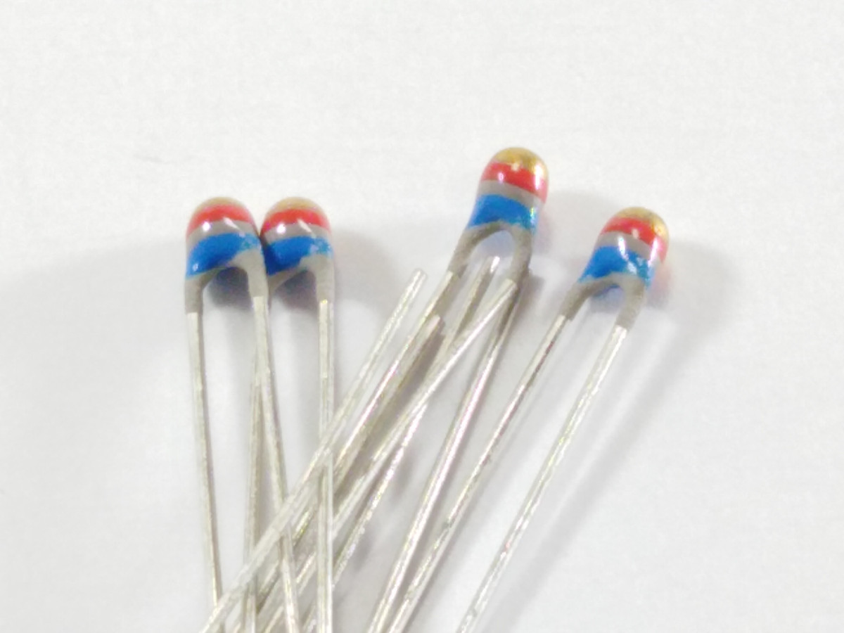 Thermistance CTN CTNLE100E3682JB0 (image 2/2)