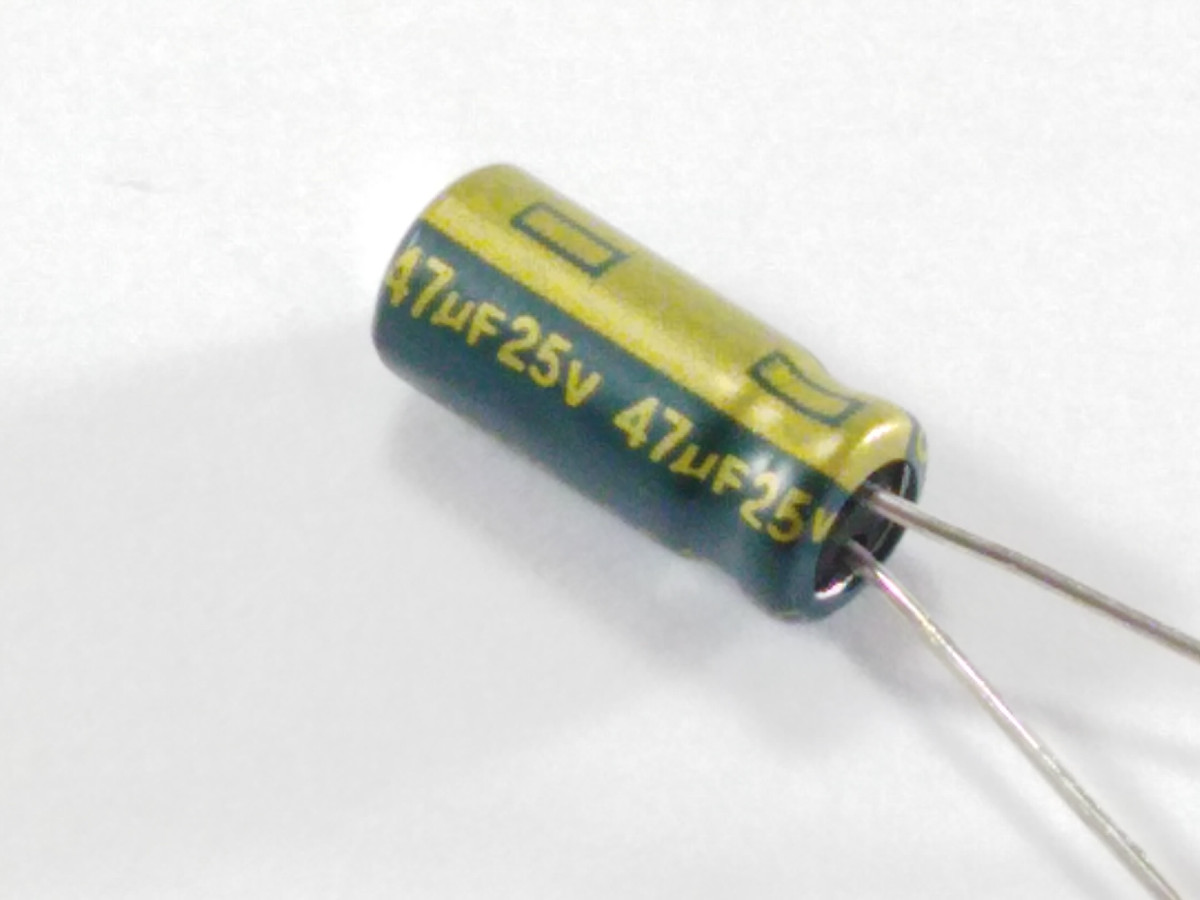 Condensateur chimique 47uF 25V DSC476M025S1ACC11K
