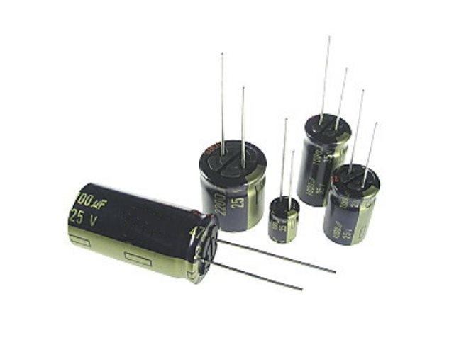 Condensateur chimique 3900uF 6.3V DSY398M6R3S1A5L20K