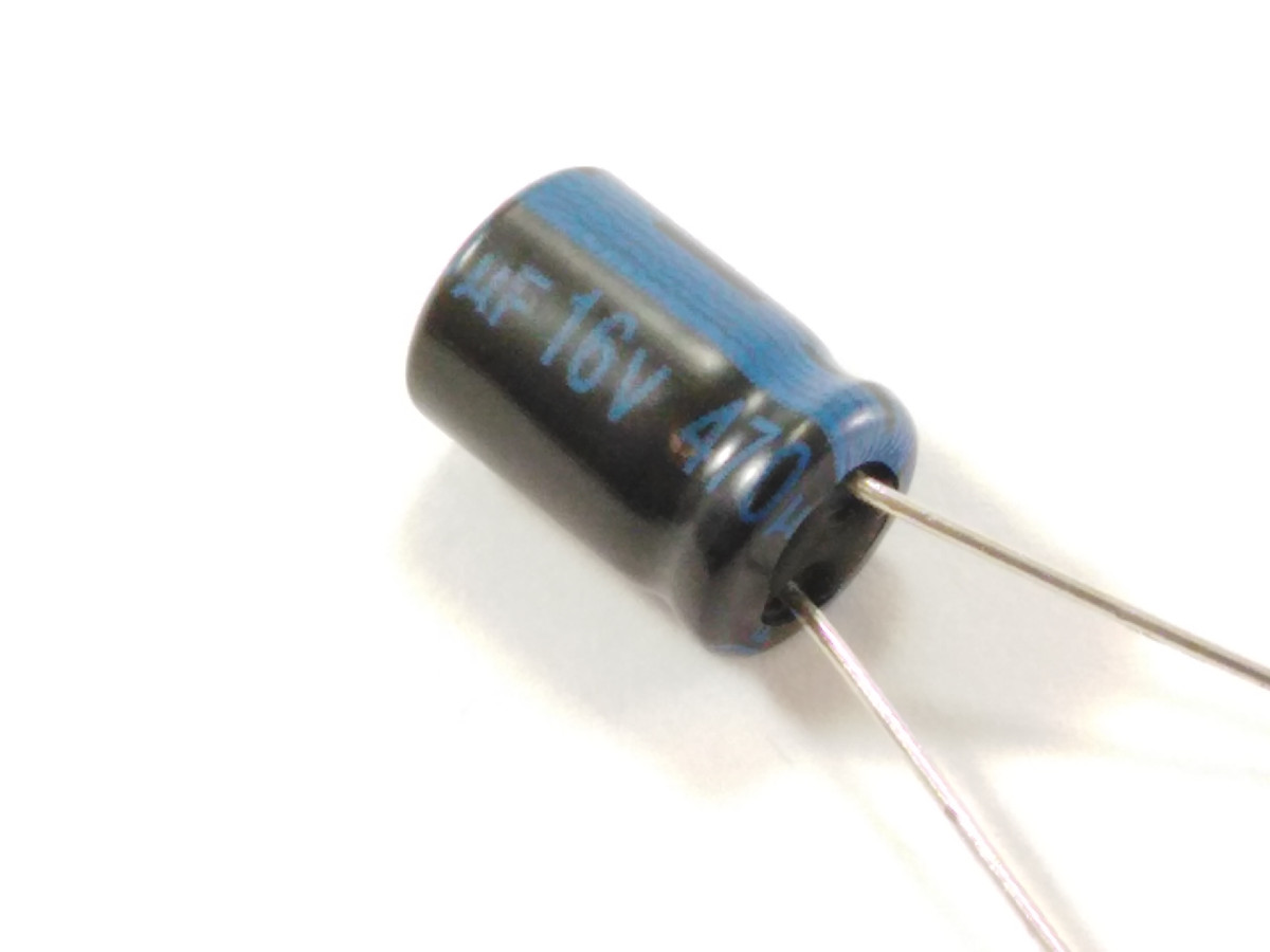 Condensateur chimique 470uF 16V ESM477M016S1A5G110