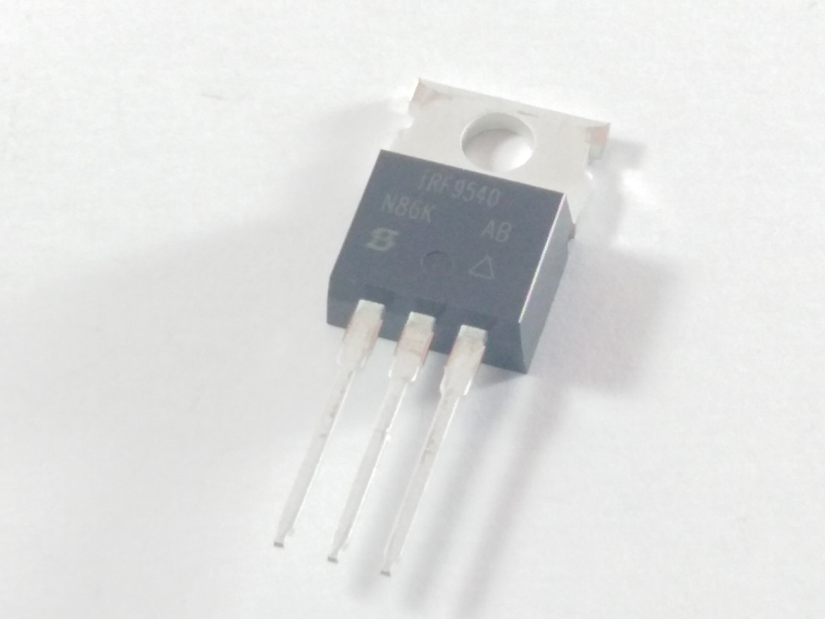 Transistor IRF9540 (image 2/2)