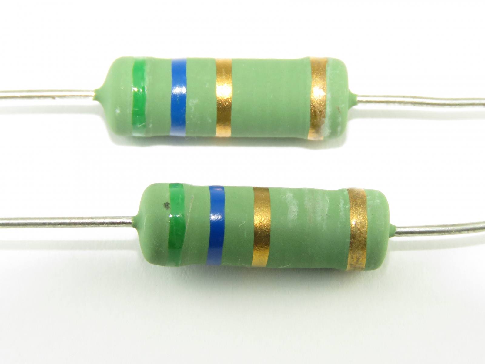 Résistance 5.6 Ohms 5W KNP5WS-5R60