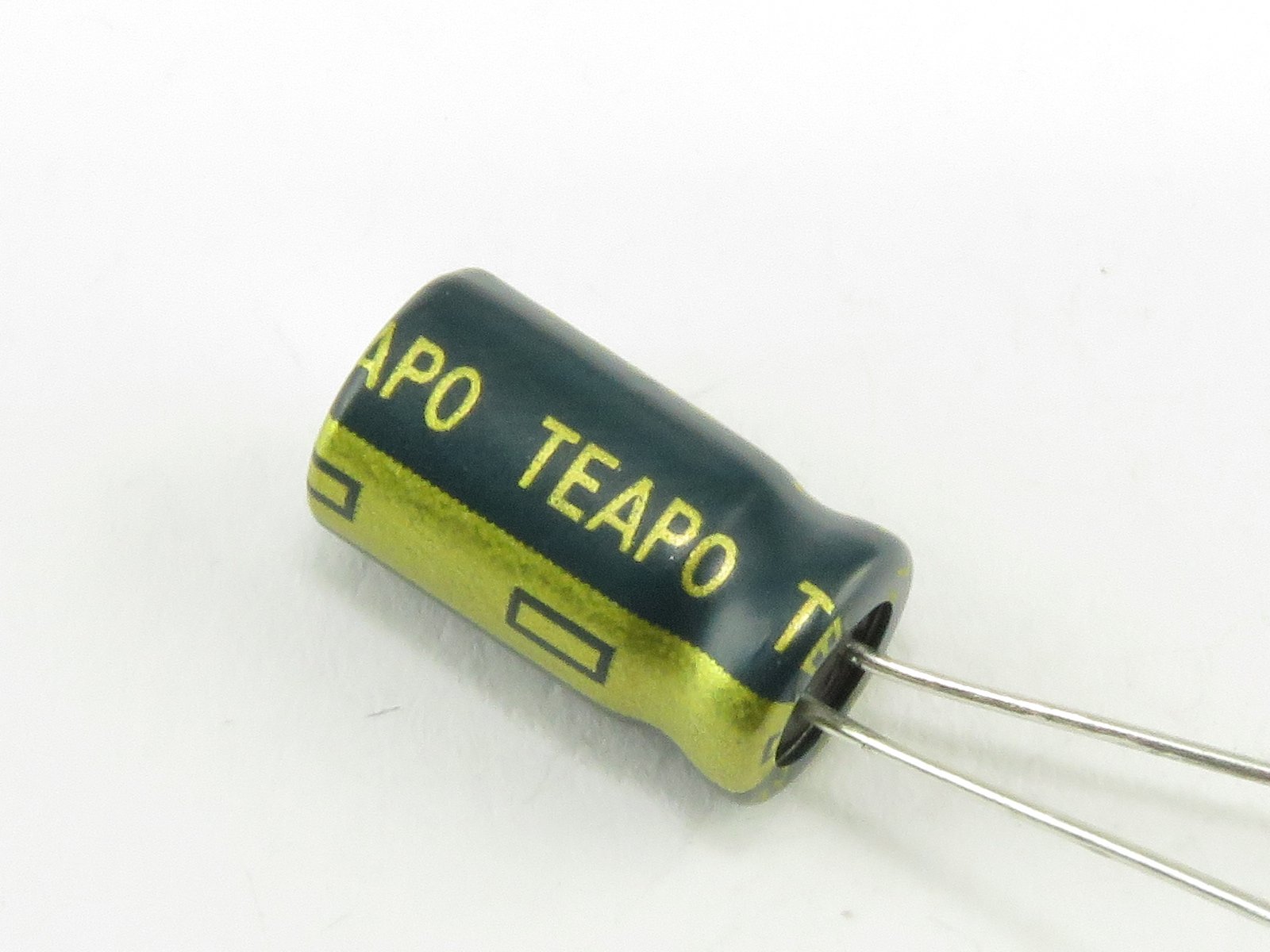 Condensateur chimique 47uF 50V KSC476M050S1ACE11K (image 2/2)