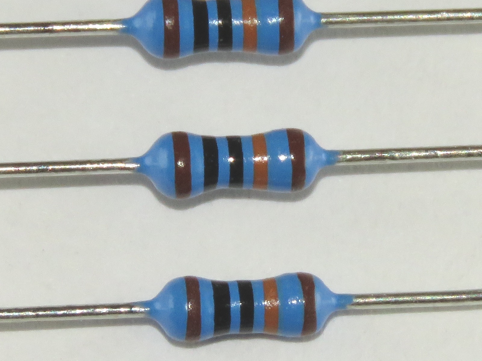 Résistance 100k Ohms 0.6W MF-60-S-100K