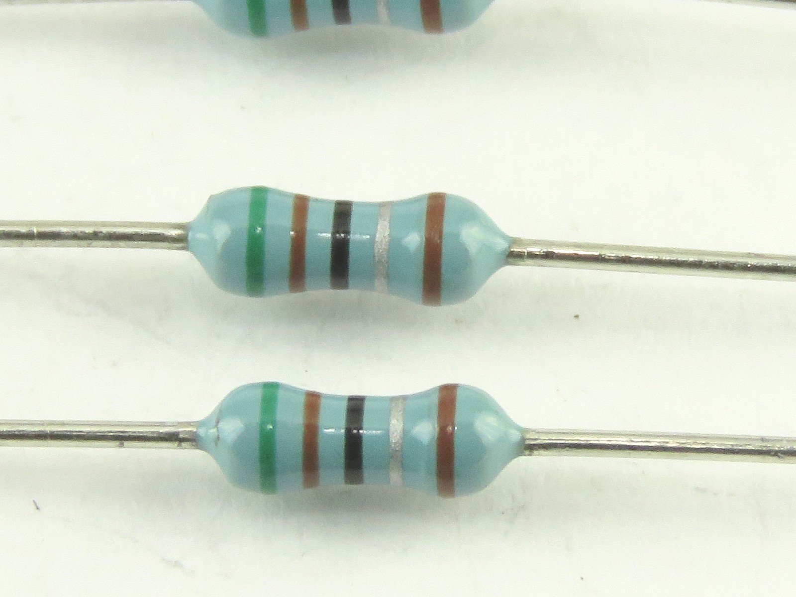 Résistance 5.1 Ohms 0.6W MF0207FTE52-5R1