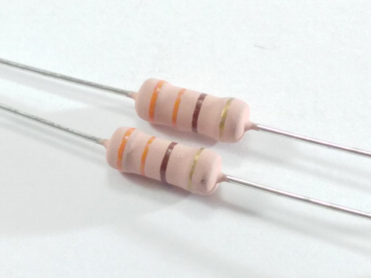 Résistance 330 Ohms 2W MOF1145JAFS3300