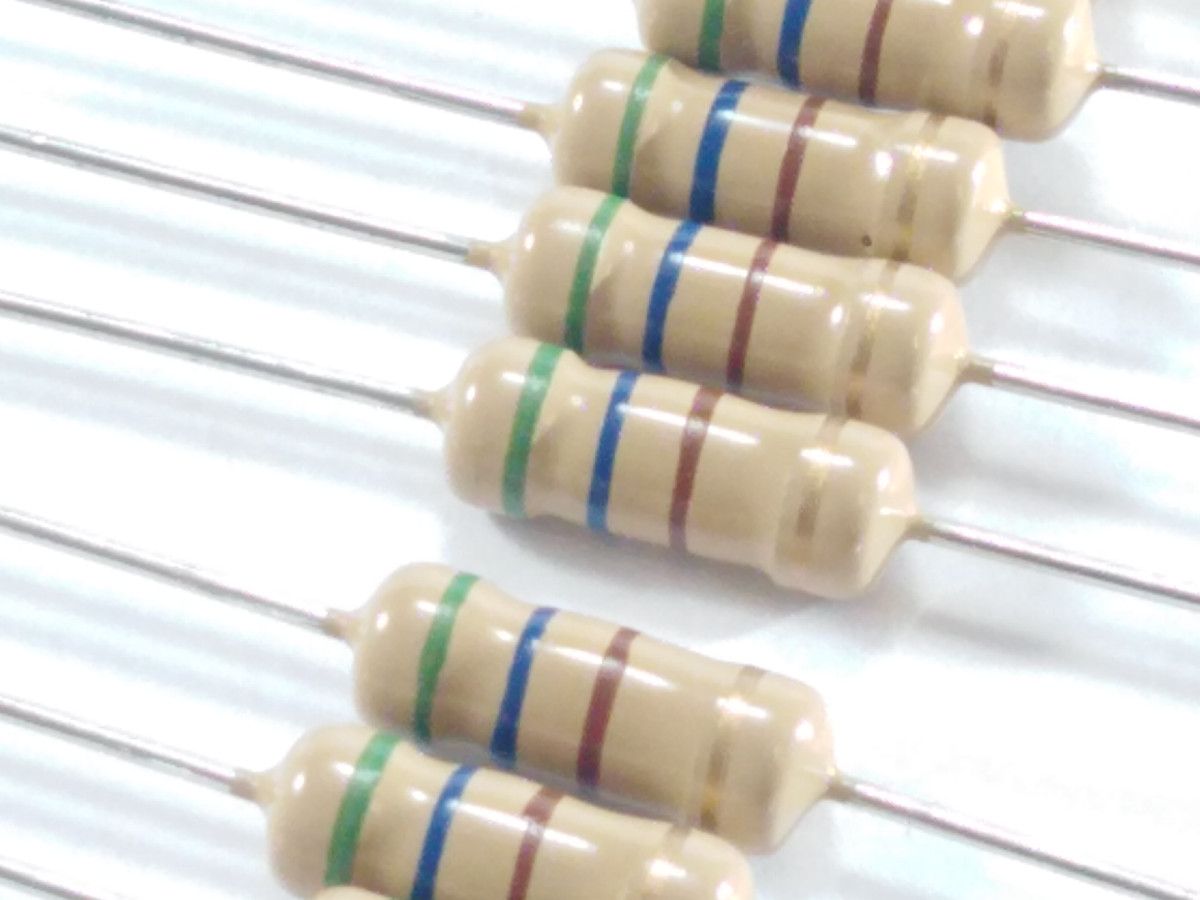 Résistance 560 Ohms 2W MOR2WS-560R