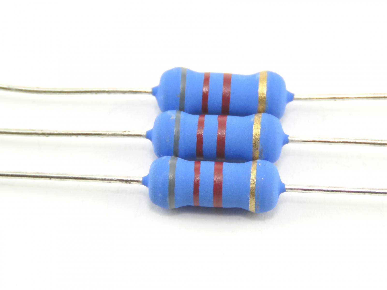 Résistance 8.2k Ohms 2W MOR2WS-8K2