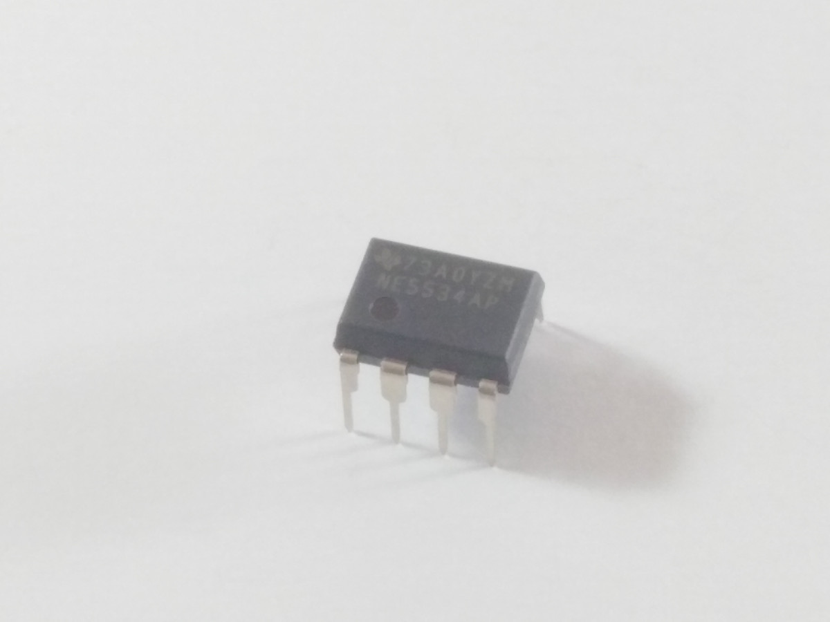 Circuit amplificateur opérationnel NE5534AP