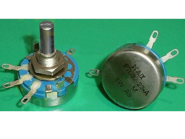 Potentiomètre 3.3k Ohms P7032-23-A-3K3