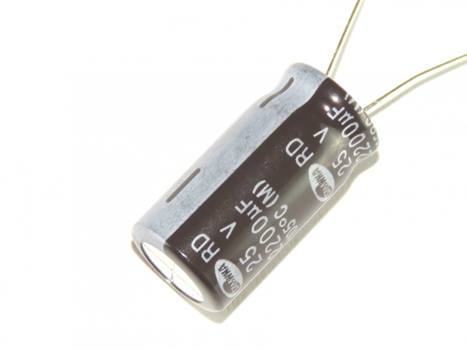 Condensateur chimique 2200uF 25V RD1E228M12025PL159 (image 3/3)